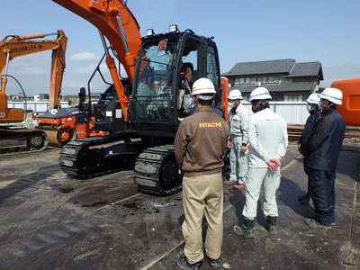 新しい重機が納車されました